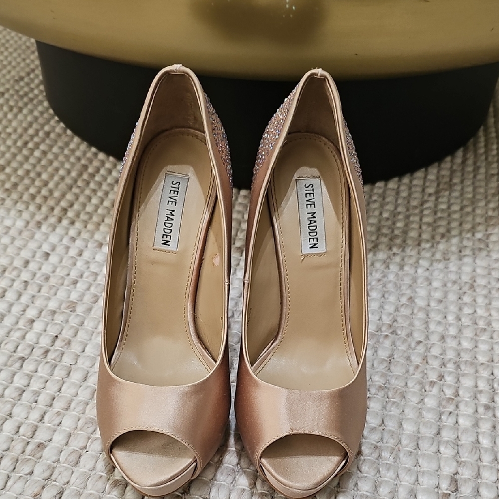 Steve Madden Champagne Gold Peep Toe Heels Stiletto 9 Elegance